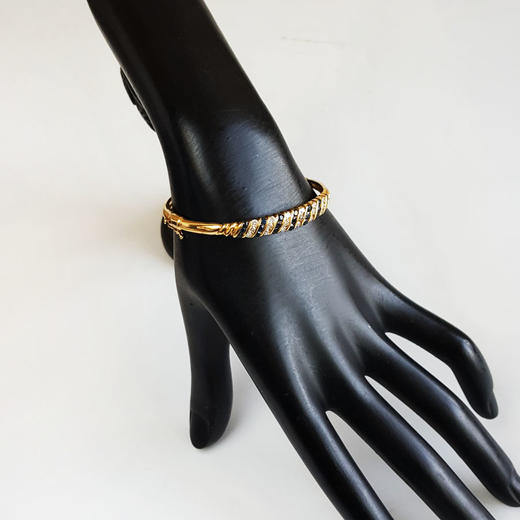 【天然正品】AU750黄金镶钻镶天然蓝宝石宫廷风手镯53.3MM(活扣、贵妃)181124NJM23 现售价：11800 商品图7