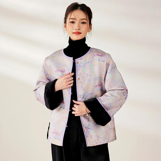 【自】全新升级【铂金会员588/天猫799/差价211】(41809) 洛诗琳新中式真丝宋锦改良国风外套2024双面穿盘扣国风上衣 商品图1