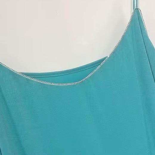 VIVIAN LIU R2423001春女装新款时尚修身细肩带吊带打底背心 商品图3