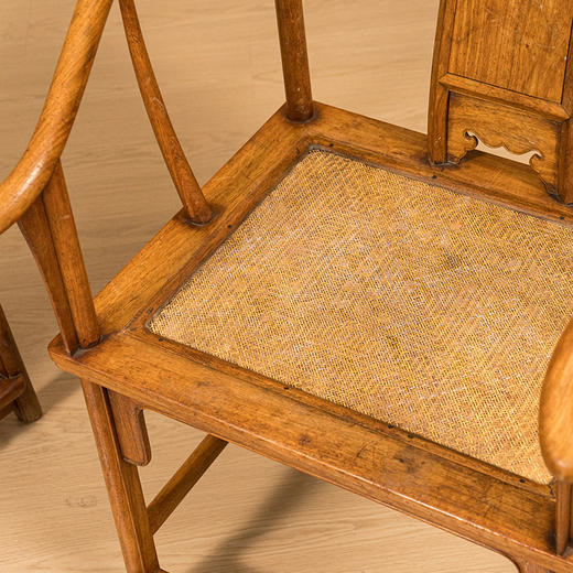 清 黄花梨三攒靠背如意云纹圈椅（一对） 商品图3