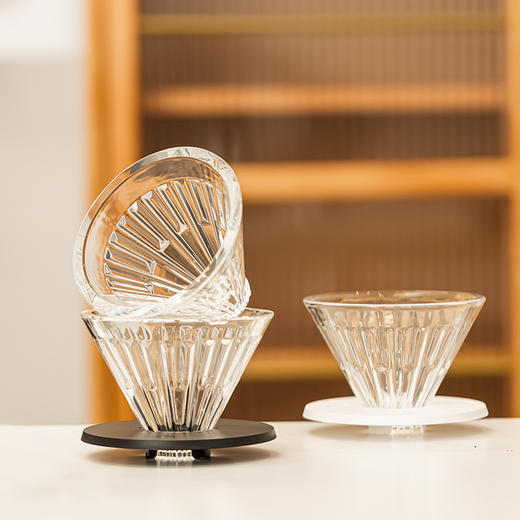 【按箱批发】高硼硅玻璃冰瞳滤杯 02号 PC底座 黑|白【24个/箱】 商品图0