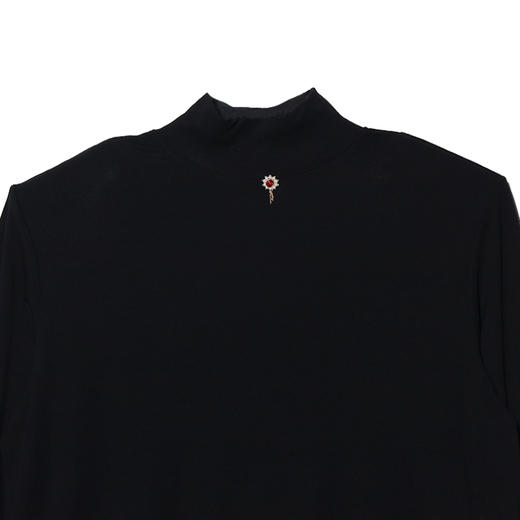 T457秋冬新款纯色半高领打底卫衣领口小花刺绣设计百搭上衣 商品图2