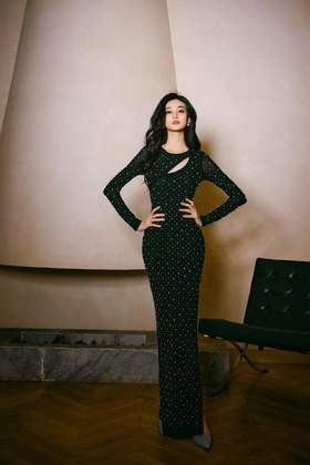 今天是被满天星礼服点亮的一天