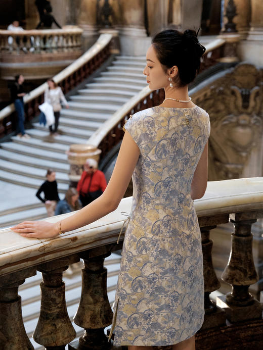 东方境X郭培| 金色兰花刺绣提花旗袍 商品图6