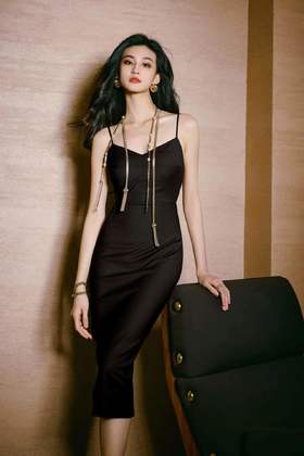 “巴黎春天”J20484707  颈袖添香2024新款时尚修身气质中长款包臀显瘦女士吊带连衣裙