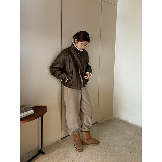 经典复古立领皮衣！2024新款女款帅气宽松显瘦高级感皮毛一体外套！ 商品图1