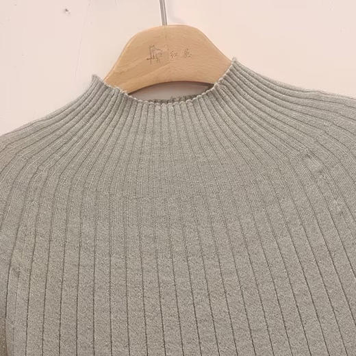 VIVIAN LIU TZ2416301梅春女装新款时尚圆领修身长袖毛衫 商品图3