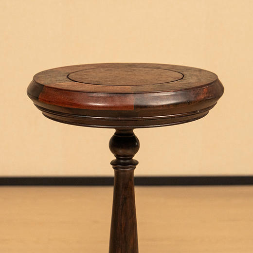 民国 红木透雕卷草纹独挺式圆几（一对） 商品图1