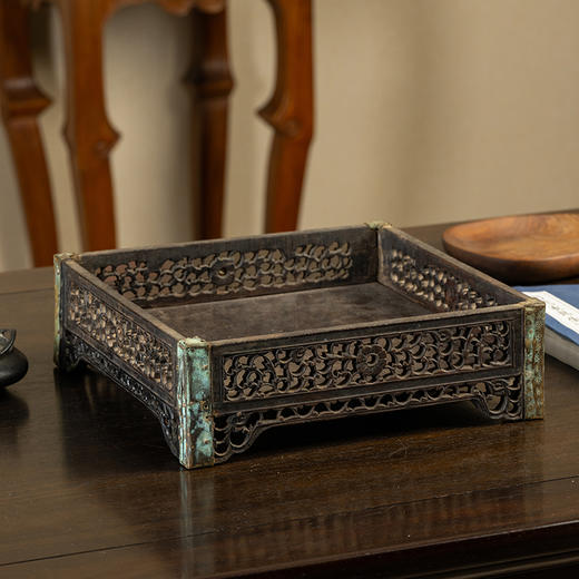 清 红木透雕卷草花卉纹呈盘 商品图0