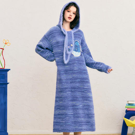 两三事糖果梦乡2024冬新款趣味贴布绣可拆帽子渐变色毛衣裙连衣裙 商品图1
