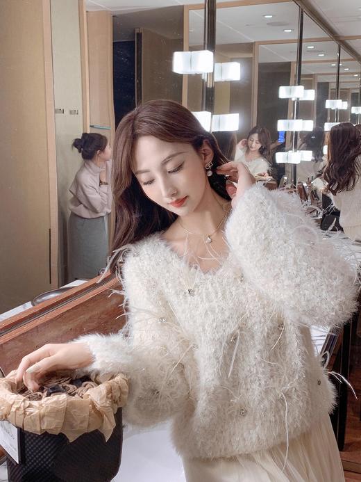 张心子【樱花白茶】仙女慵懒风宽松弹力手工羽毛毛衣 U2411095 商品图9