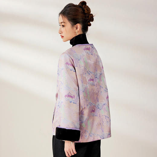 【自】全新升级【铂金会员588/天猫799/差价211】(41809) 洛诗琳新中式真丝宋锦改良国风外套2024双面穿盘扣国风上衣 商品图4