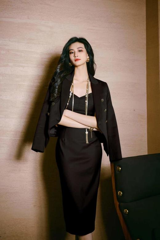 “巴黎春天”J20484707  颈袖添香2024新款时尚修身气质中长款包臀显瘦女士吊带连衣裙 商品图1