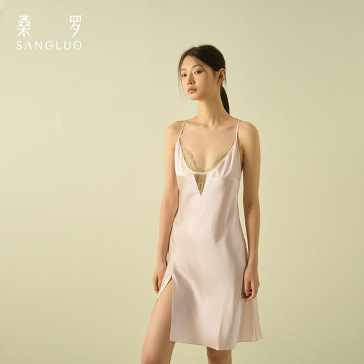 SANGLUO吊带睡裙性感撞色蕾丝拼接镂空U领开叉桑蚕丝睡衣 商品图2