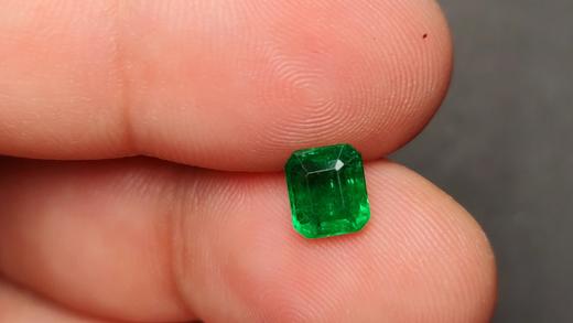 1ct刻面祖母绿裸石 商品图1