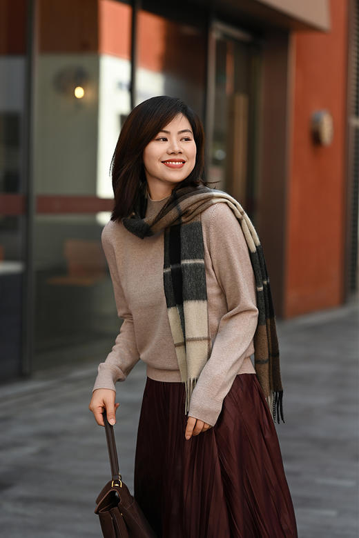 「周末优品福利」面料只有山羊绒+羊毛的混纺打底衫 极简时髦感叠搭神器毛衫 万年不过时的百搭实穿经典款【5天左右发货】 商品图6