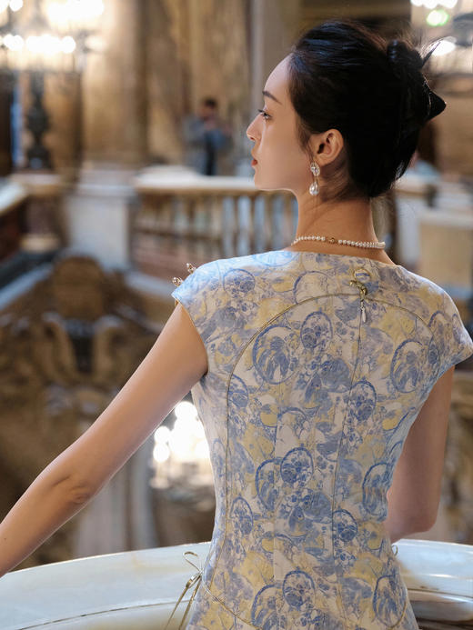 东方境X郭培| 金色兰花刺绣提花旗袍 商品图7