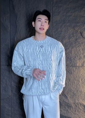 WY857秋冬季新款时尚个性韩版条纹圆领针织毛衣百搭情侣简约上衣