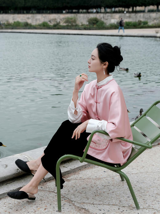 东方境X郭培| 粉色玫瑰刺绣新中式外套（不夹棉） 商品图13