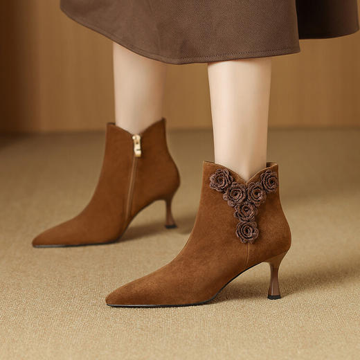 【预售5天】洋气小短靴女秋冬新款真皮尖头细高跟花朵马丁靴MLS&A867 商品图2