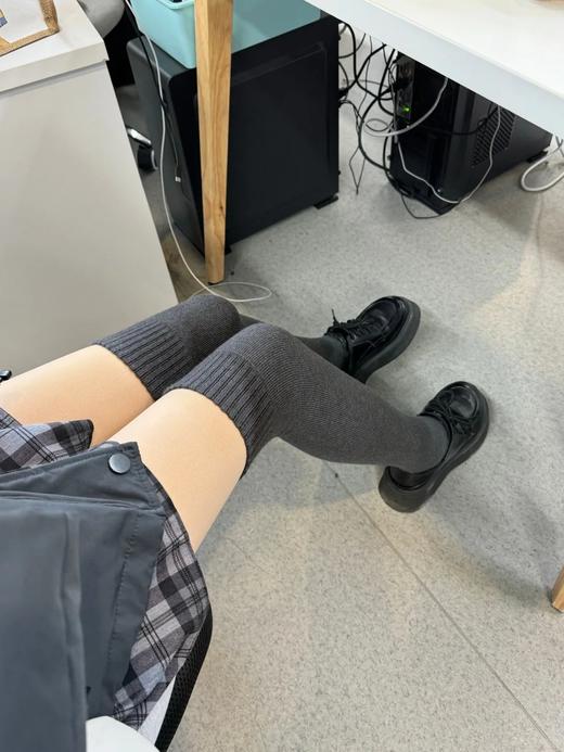 <曾小咸推荐>日韩系毛圈过膝长筒袜 日常88/2双 活动价39.99/2双！【预售款，预计3-15天发货】 商品图1