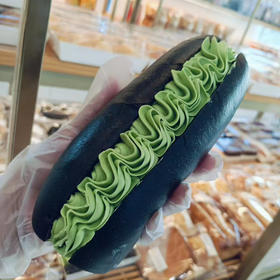 黑金抹茶奶油包