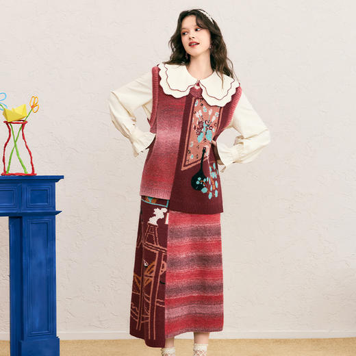 两三事 霜花织影 2024冬季新款花色条纹不对称毛织半身裙长裙 商品图1