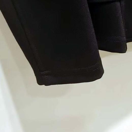 VIVIAN LIU R2457305秋女装新款时尚翻领圆摆两粒扣针织西服外套 商品图2