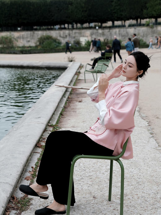 东方境X郭培| 粉色玫瑰刺绣新中式外套（不夹棉） 商品图14