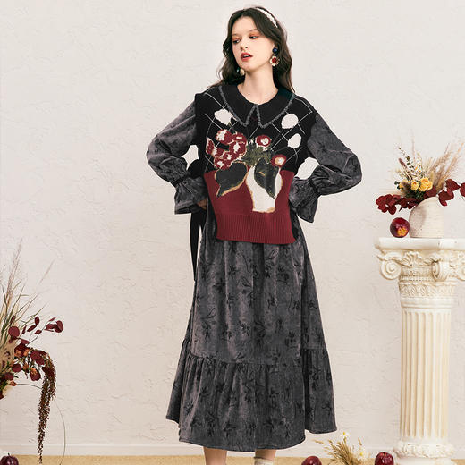 两三事梵高文艺 花语低吟 2024冬季新款绣花拼色荷叶边翻领连衣裙 商品图3