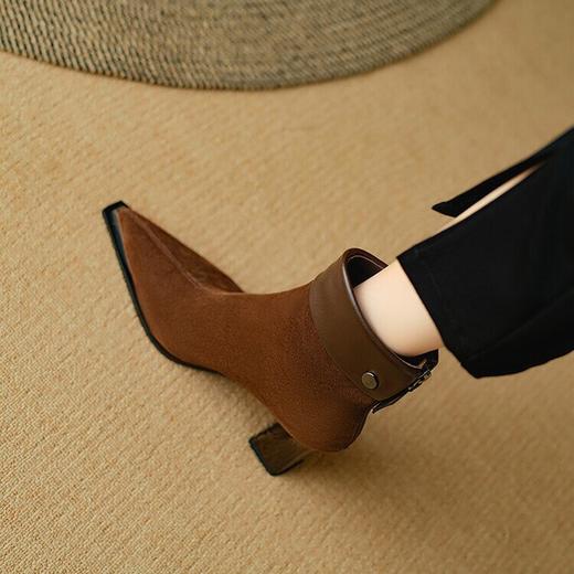 【预售5天】羊翻皮复古风高跟短靴，气质尖头拼接粗跟短筒拼色女靴DB&M6036 商品图2