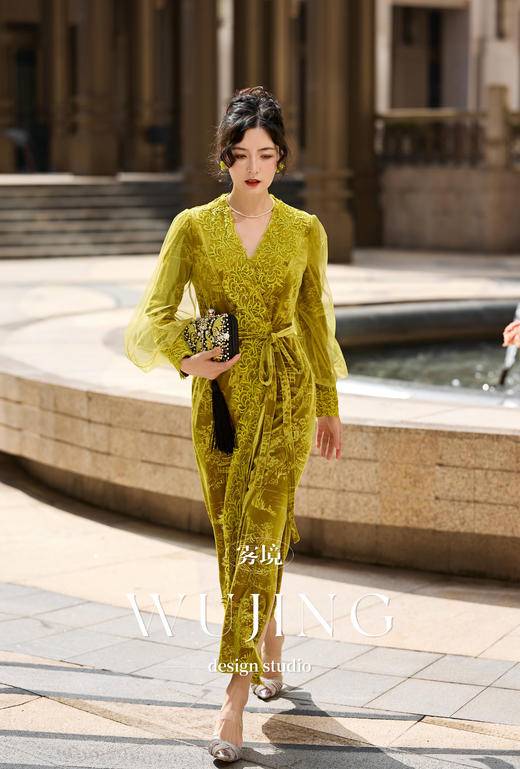 【雾境定制新款】金枝玉叶系列新款进口提花丝绒气质女王连衣裙 4202117 商品图3