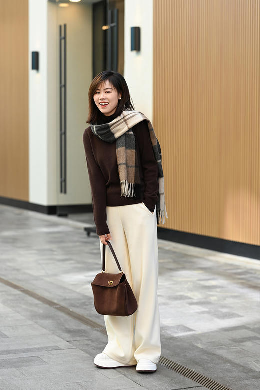 「周末优品福利」面料只有山羊绒+羊毛的混纺打底衫 极简时髦感叠搭神器毛衫 万年不过时的百搭实穿经典款【5天左右发货】 商品图3