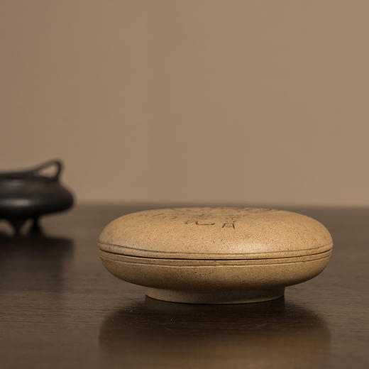 民国 叶德熙款紫砂刻汉瓦当圆形盖盒 商品图0