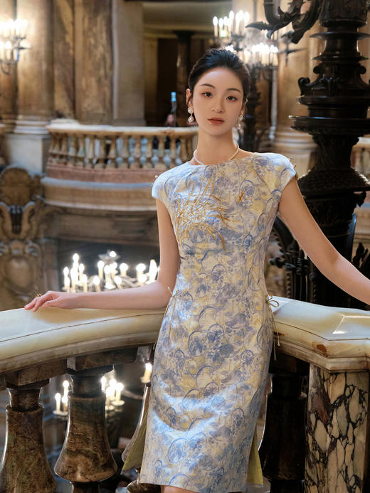 东方境X郭培| 金色兰花刺绣提花旗袍 商品图1