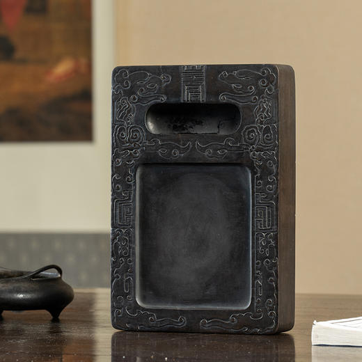 民国 “云壑子”铭夔龙捧寿纹长方端砚（红木天地盖） 商品图1