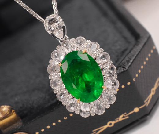 2.58ct刻面祖母绿吊坠 商品图3