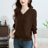 CC-17-6777     v领针织打底衫女内搭秋冬2024新款短款毛衣时尚洋气针织上衣 商品缩略图3