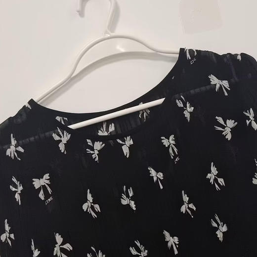 VIVIAN LIU TD2434122夏新款圆领带吊带印花压褶长袖长款连衣裙 商品图3