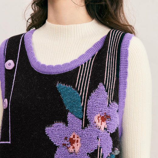 两三事 紫馨精灵 2024冬季新款复古花卉图案毛巾绣毛衣裙连衣裙 商品图2