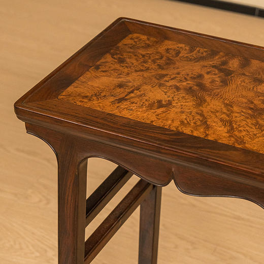 清 红木镶瘿木插肩榫宝剑腿香几 商品图2