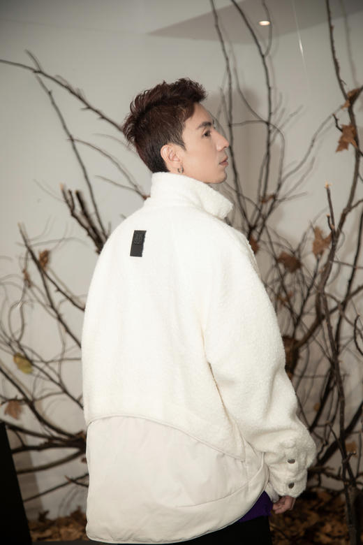 W442173453颗粒绒拼接棉服 商品图4