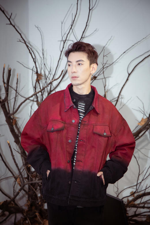 W435872068个性渐变牛仔夹克 商品图2