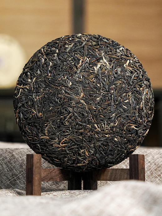 【整提5饼出售】【十二春秋】2013年春茶蛇年生肖贺岁饼十二年陈班章越存越香普洱茶生茶357克/饼 5饼/提 商品图5