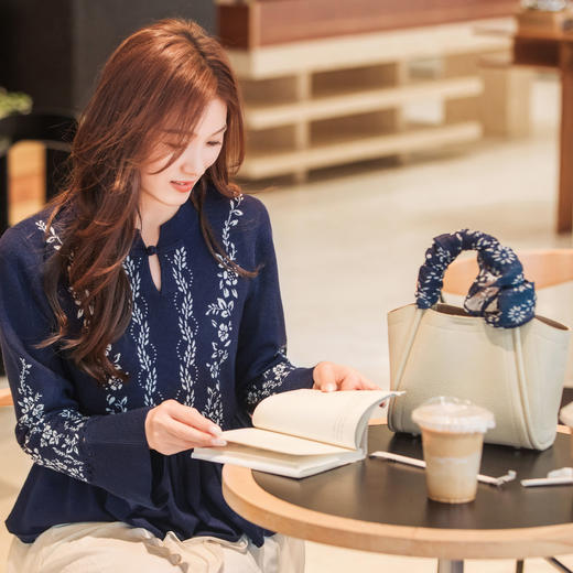 【林栖设计小店】（现货）【林栖推荐】荷叶边复古毛织上衣2024秋季新品优雅气质显瘦上衣女T1951208 商品图4