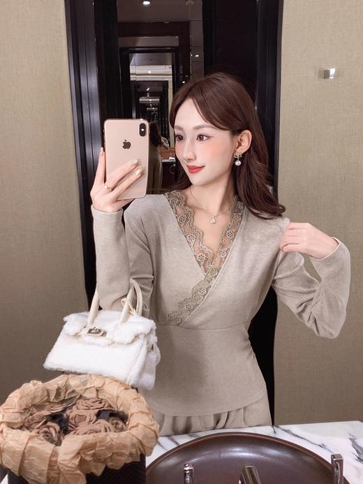 张心子【冬日宅家】V领蕾丝边秋冬新款时尚百搭两件套套装 U2411049 商品图11