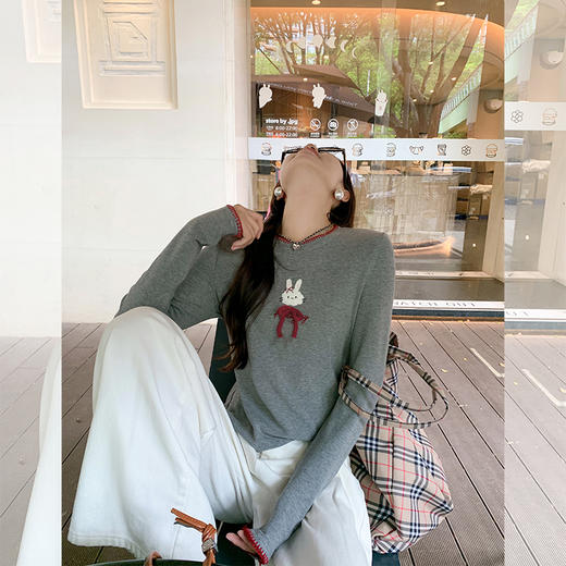 <曾小咸推荐>新品现货秒杀！卖完下架不再补 ！微信粉丝打折价！！撞色边加绒修身显瘦T恤 日常149.99/件 立减80 秒杀69.99/件！！ 商品图2