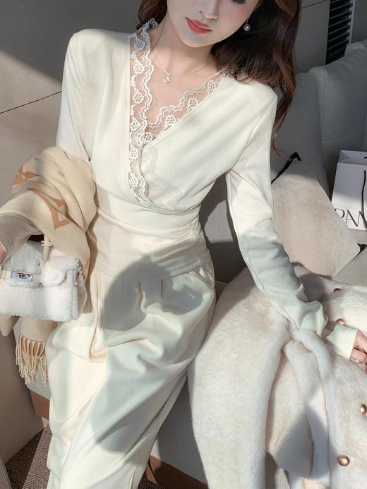 张心子【冬日宅家】V领蕾丝边秋冬新款时尚百搭两件套套装 U2411049 商品图10