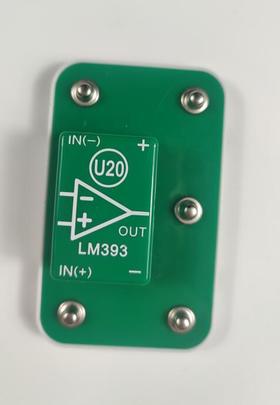 U20电压比较器