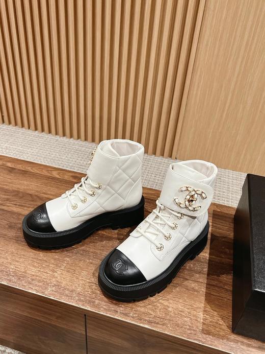 香奈儿24B最新厚底菱格链条双C扣短靴（HC） 商品图2